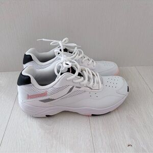 Kawasaki Badminton/Tennis Women's White and Pink Athletic Shoes/Sneakers